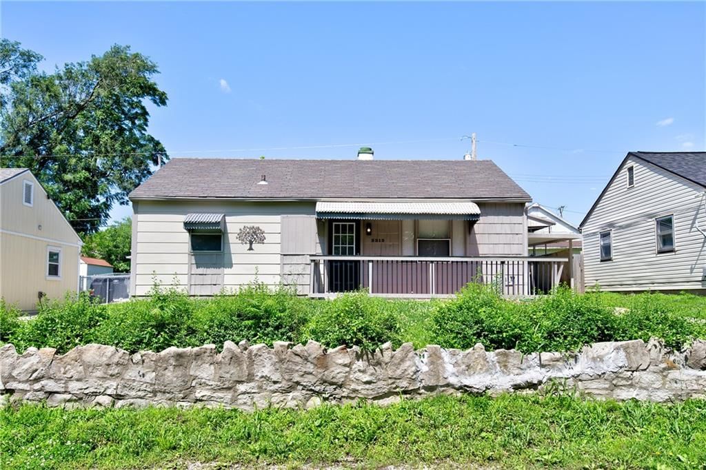 2312 Englewood Court — photo 1