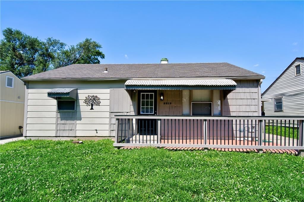 2312 Englewood Court — photo 2