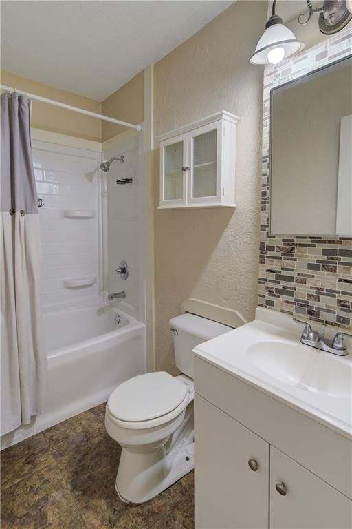 2312 Englewood Court — photo 7