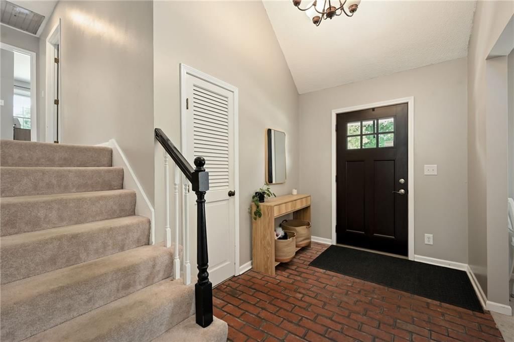500 NE Clubhouse Drive — photo 4