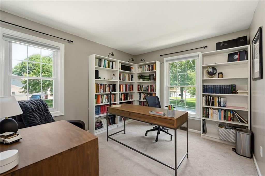 500 NE Clubhouse Drive — photo 18