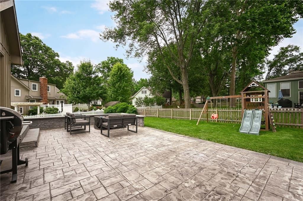 500 NE Clubhouse Drive — photo 24