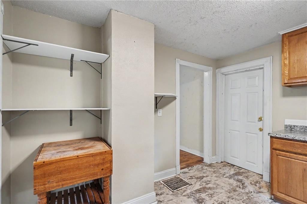 907 N Broadway Street — photo 19