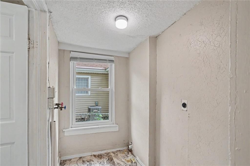 907 N Broadway Street — photo 20