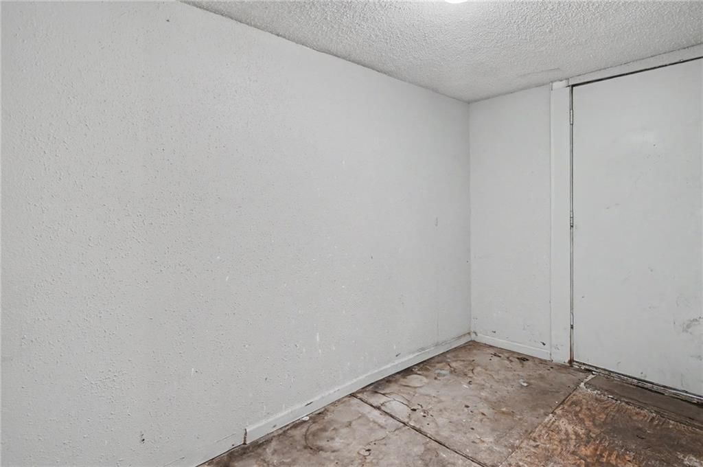 907 N Broadway Street — photo 23
