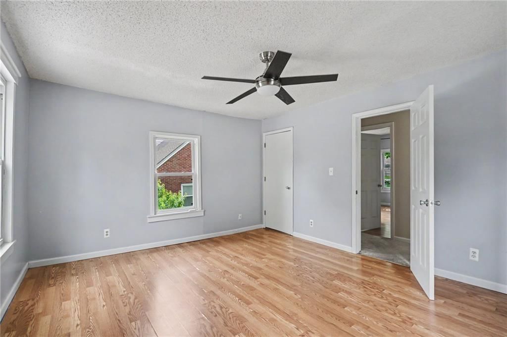 907 N Broadway Street — photo 25