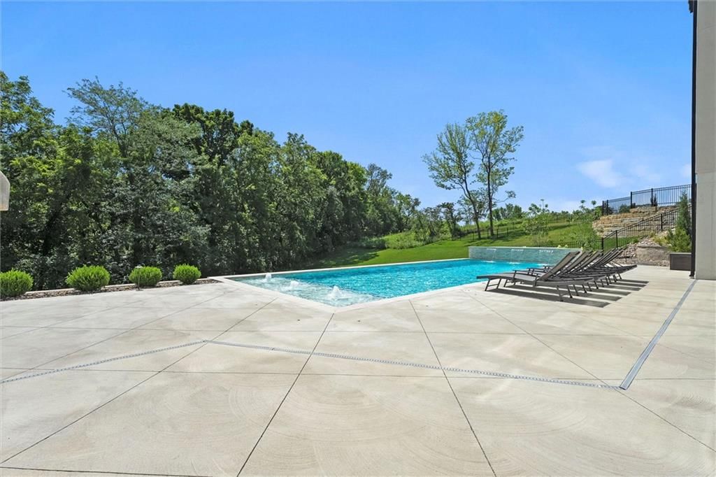 7390 N National Drive — photo 49