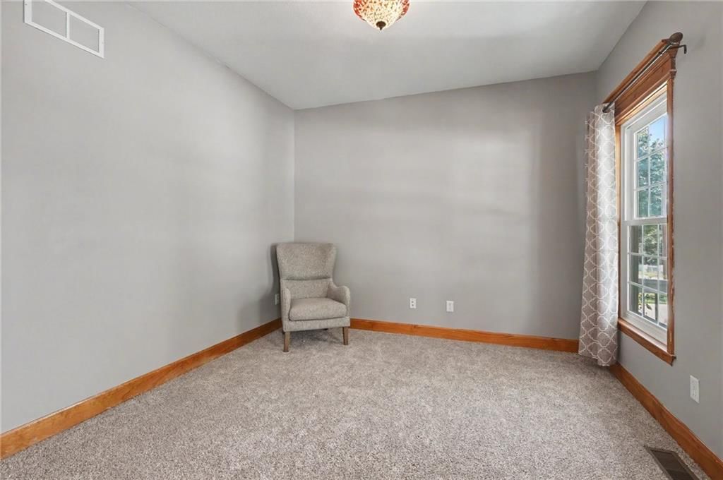 809 E 13th Street — photo 10