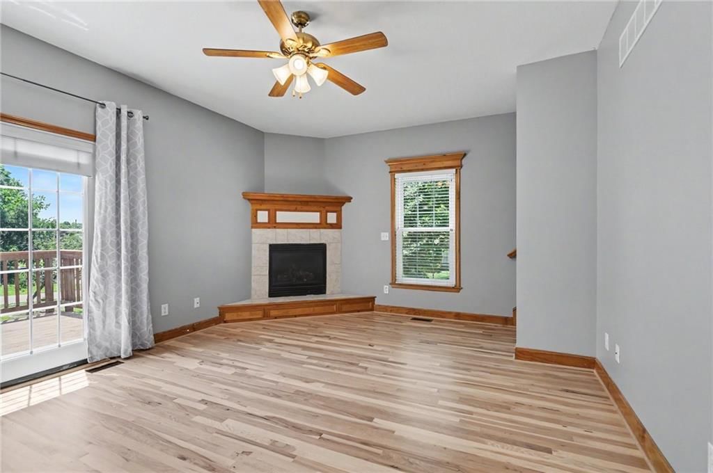 809 E 13th Street — photo 11