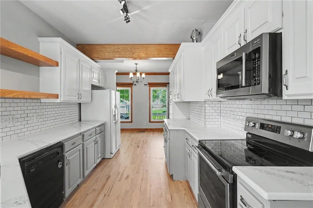 809 E 13th Street — photo 18