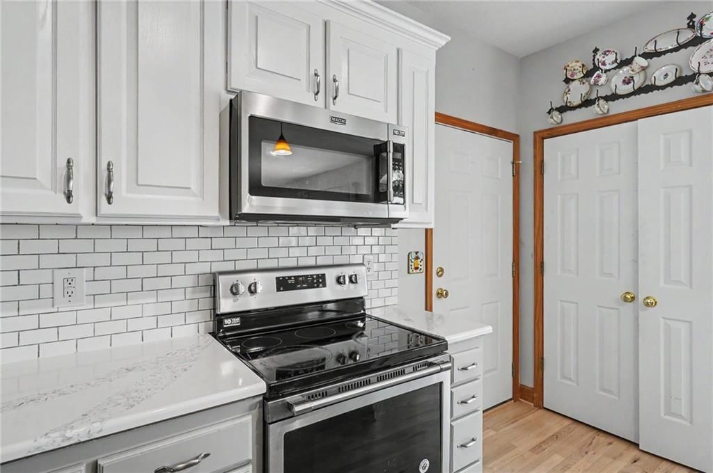 809 E 13th Street — photo 21