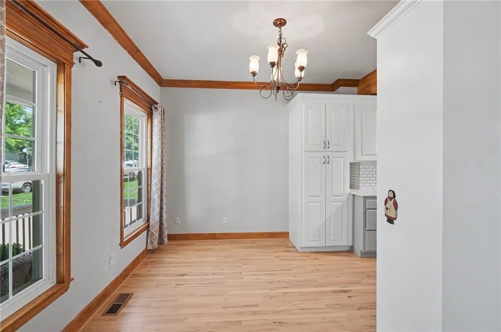 809 E 13th Street — photo 24