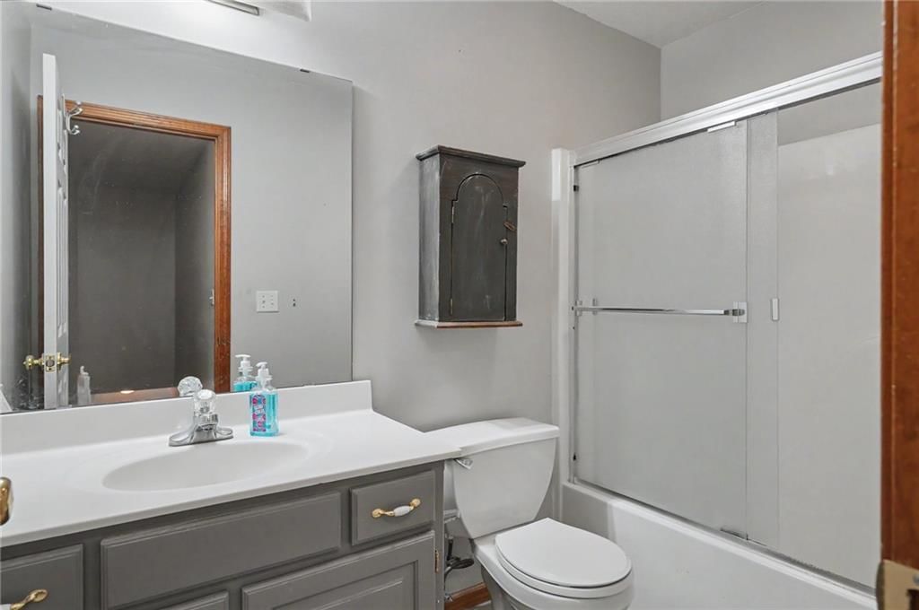 809 E 13th Street — photo 28