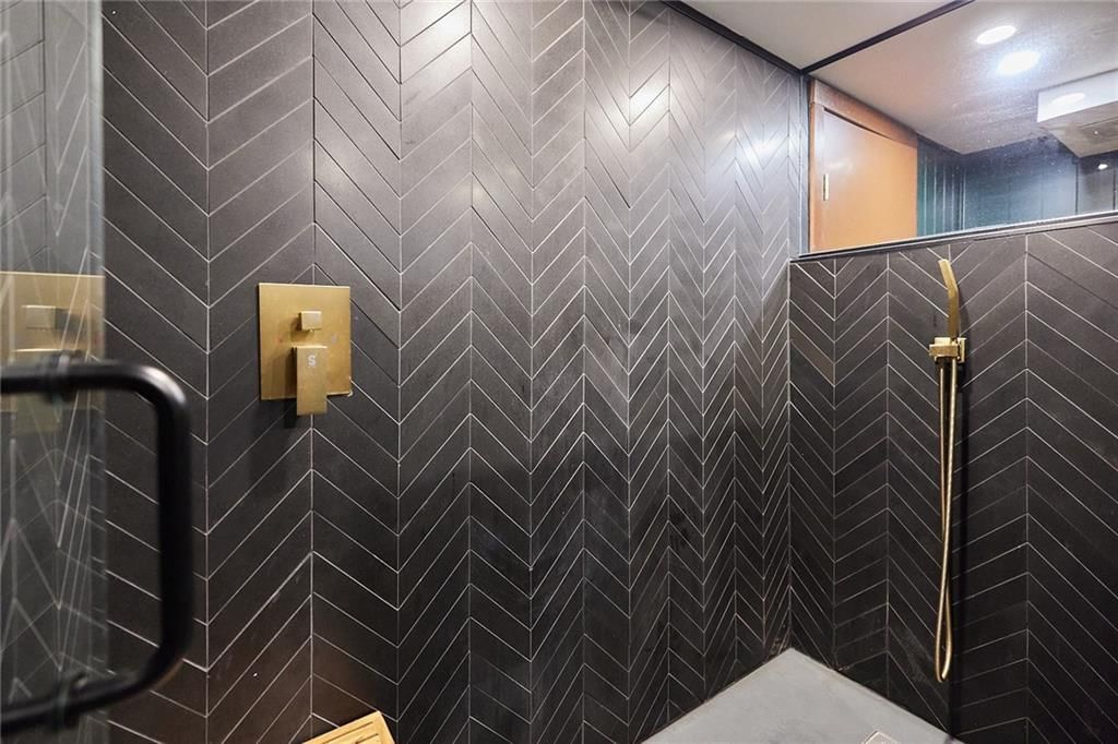 4203 W 53rd Terrace — photo 32