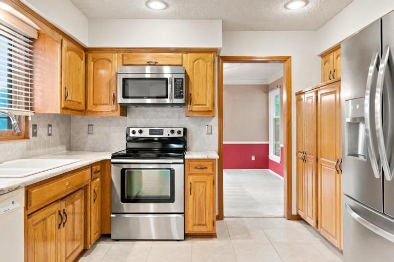8700 W 113th Street — photo 15