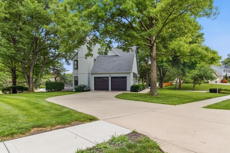 8700 W 113th Street — photo 41