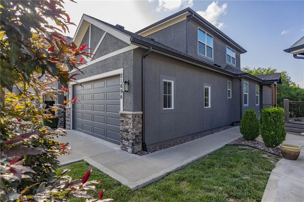 21696 W 123 Terrace — photo 3