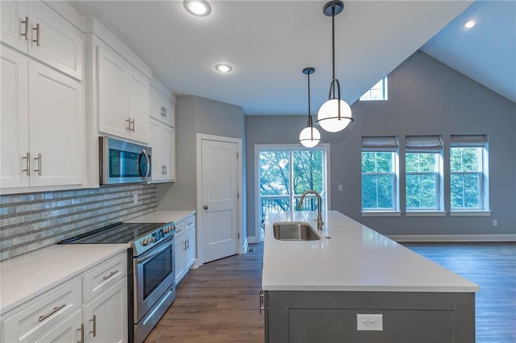 21696 W 123 Terrace — photo 12