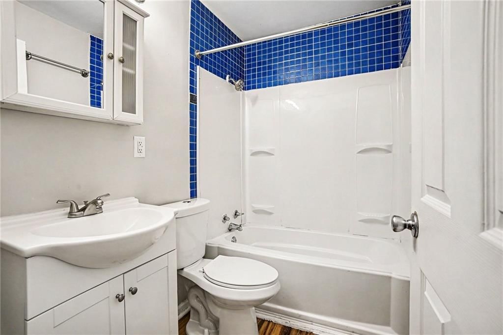 Photo 12 of 17 - 1501 Johnston Street, Liberty, MO 64068