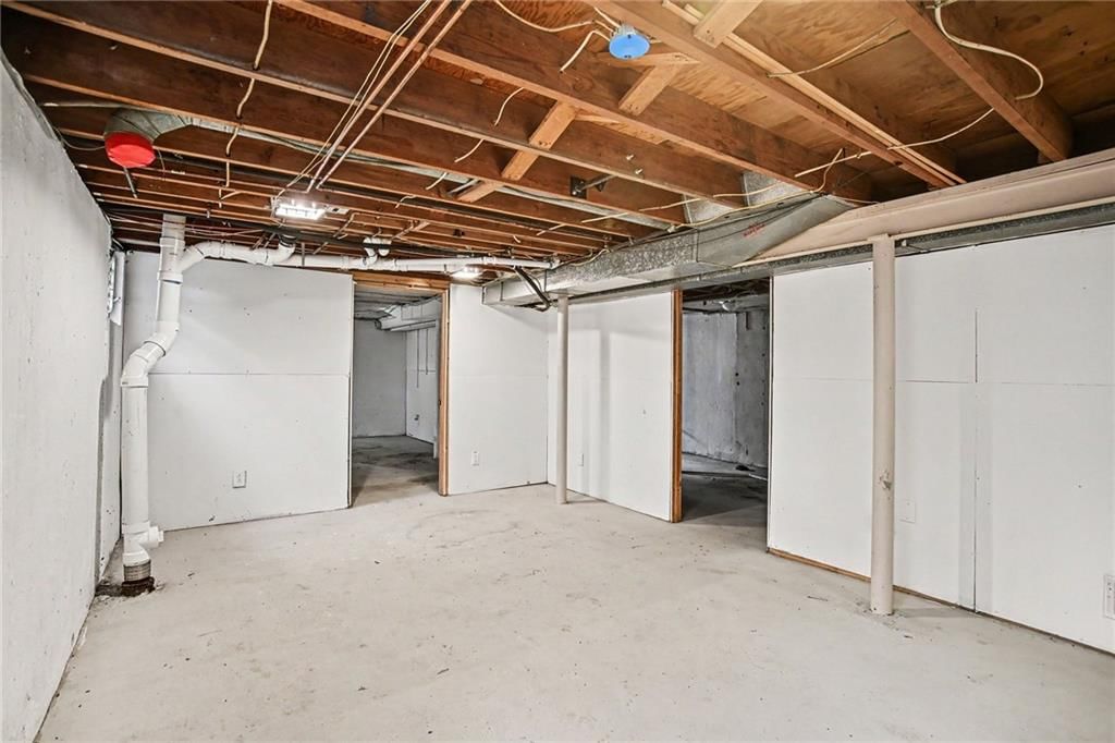 Photo 13 of 17 - 1501 Johnston Street, Liberty, MO 64068