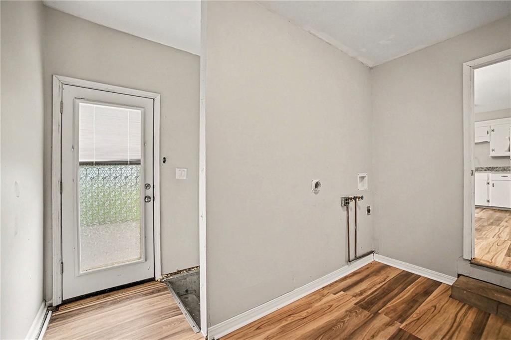 Photo 14 of 17 - 1501 Johnston Street, Liberty, MO 64068