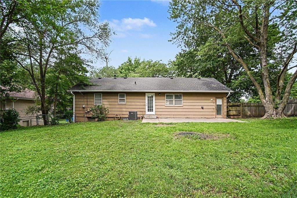 Photo 17 of 17 - 1501 Johnston Street, Liberty, MO 64068