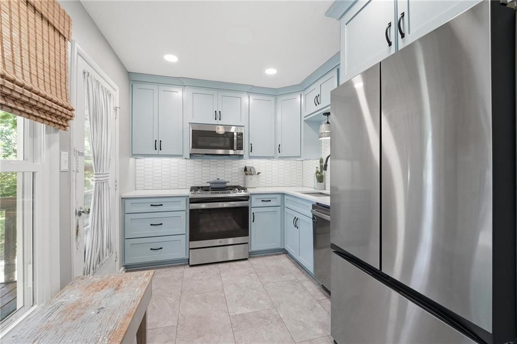 9908 Harrison Street — photo 11