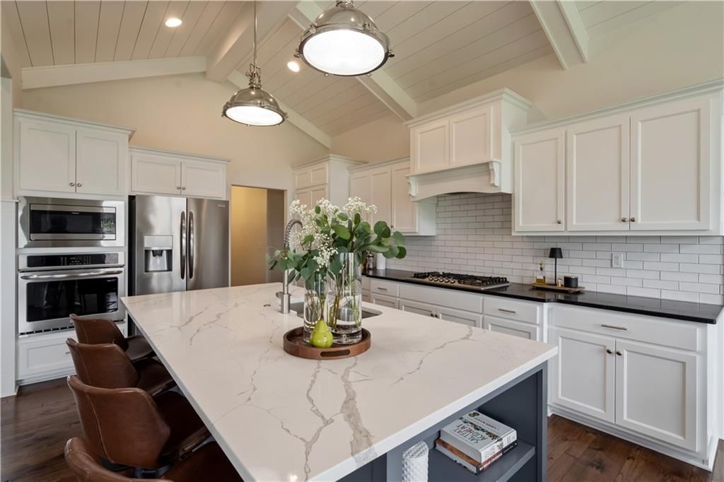 8905 N Donnelly Avenue — photo 9