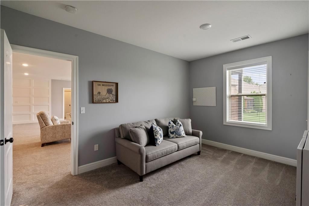 8905 N Donnelly Avenue — photo 32