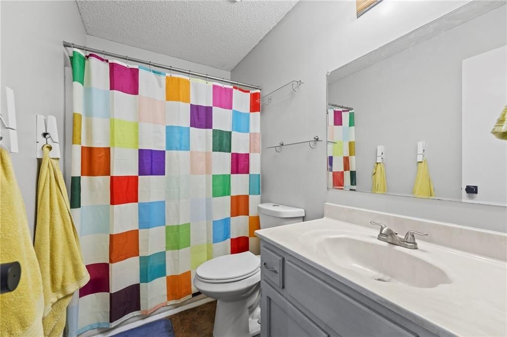 2043 NE Patterson Drive — photo 15