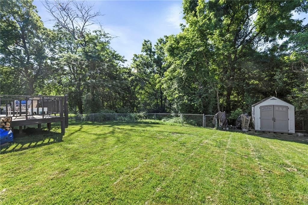 2043 NE Patterson Drive — photo 23
