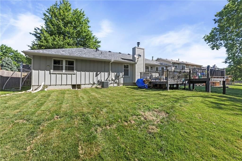 2043 NE Patterson Drive — photo 24
