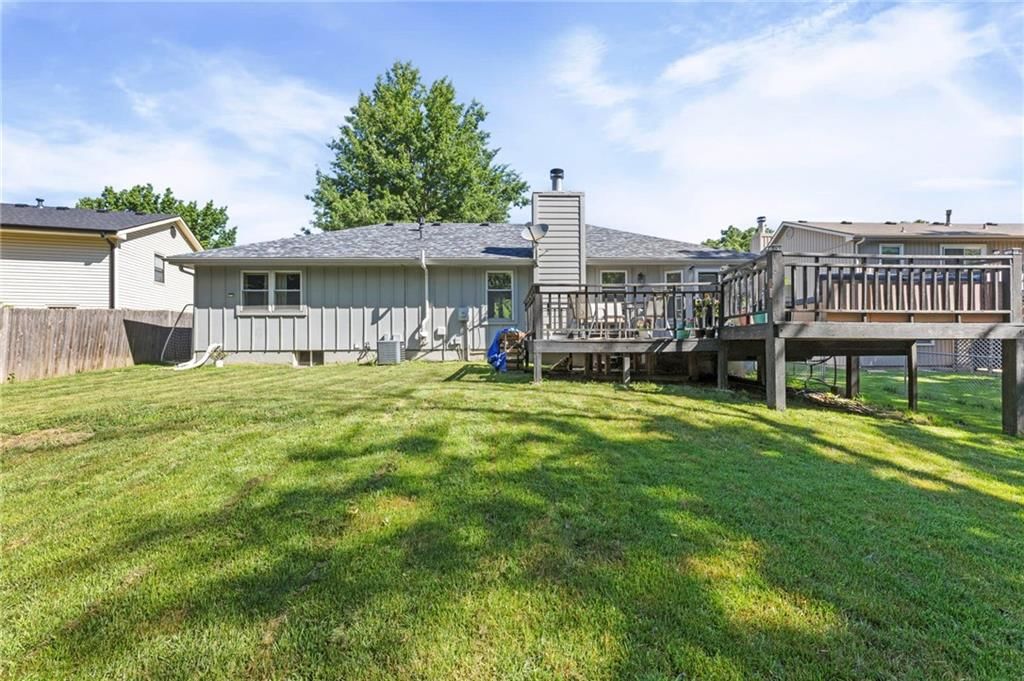 2043 NE Patterson Drive — photo 25