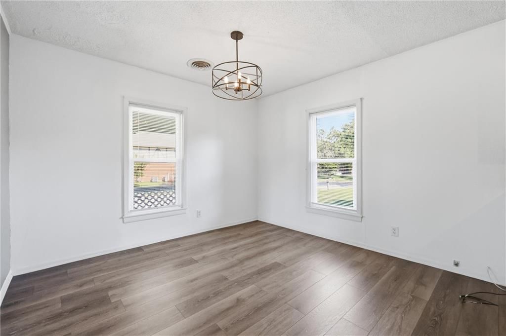 821 W 10th Street — photo 9