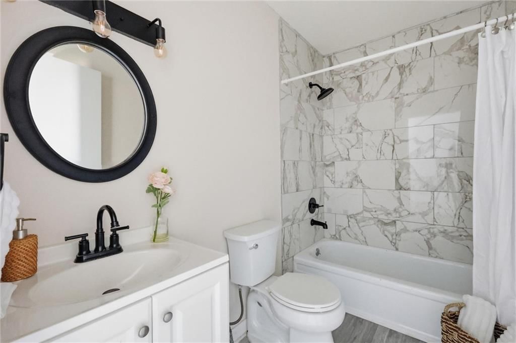 821 W 10th Street — photo 13