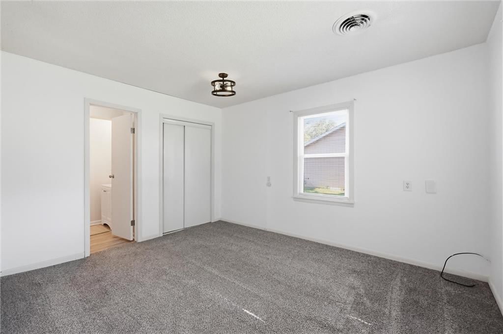 821 W 10th Street — photo 15