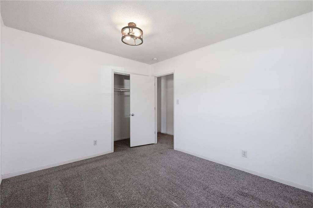 821 W 10th Street — photo 16