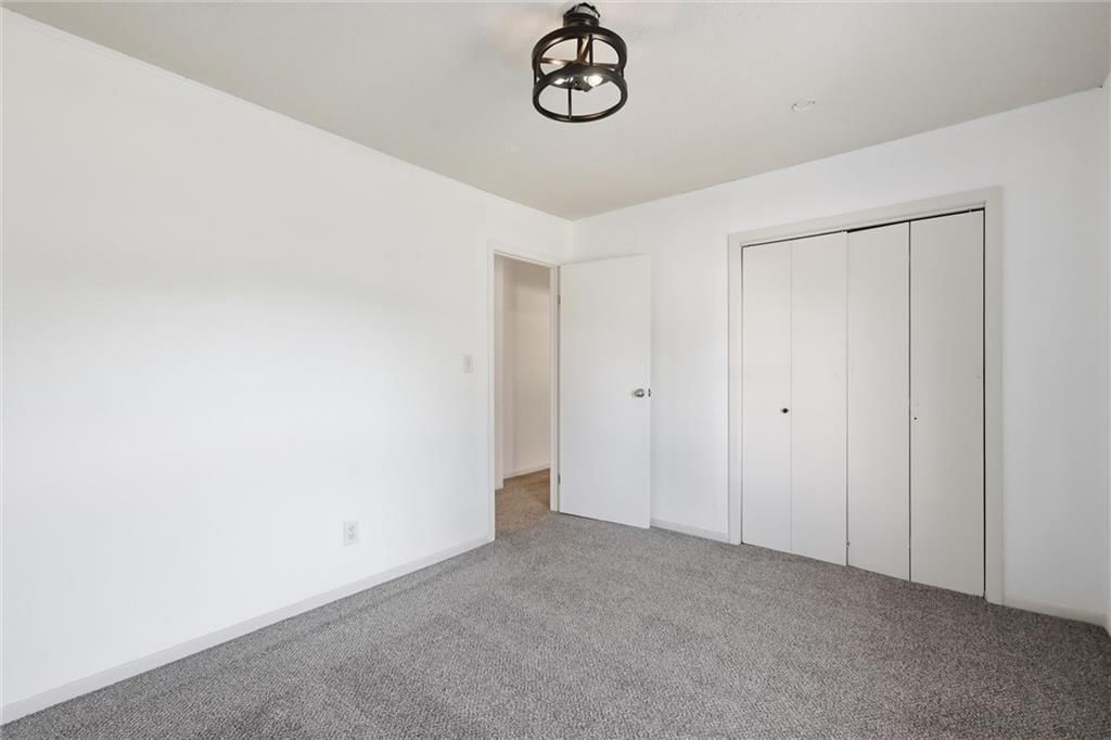 821 W 10th Street — photo 18