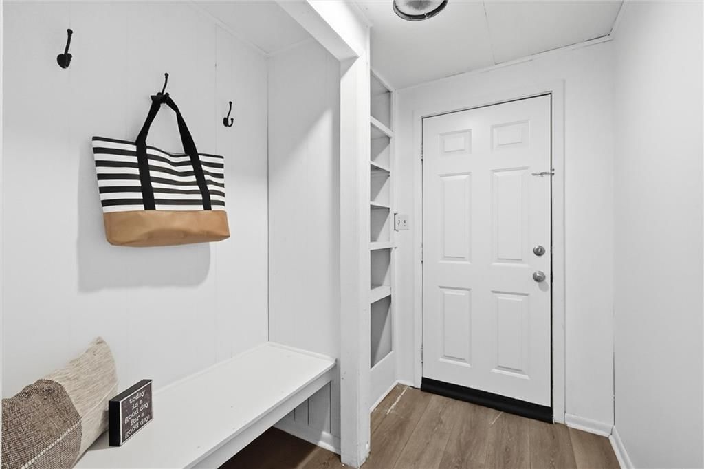 821 W 10th Street — photo 22