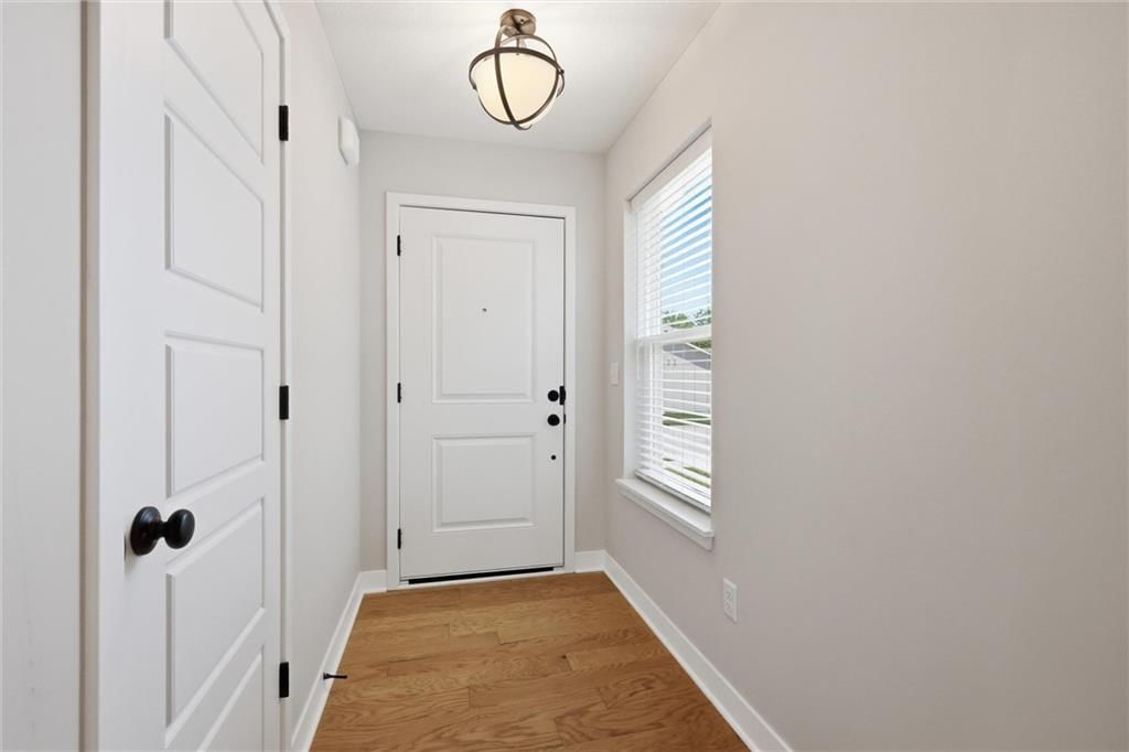 425 Hampstead Drive — photo 5