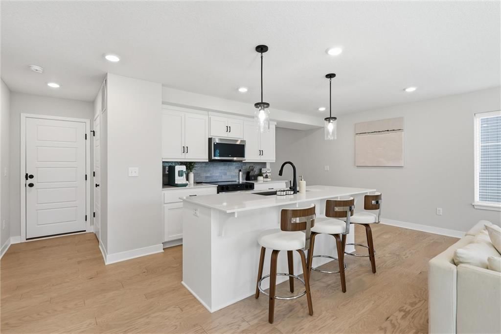425 Hampstead Drive — photo 10