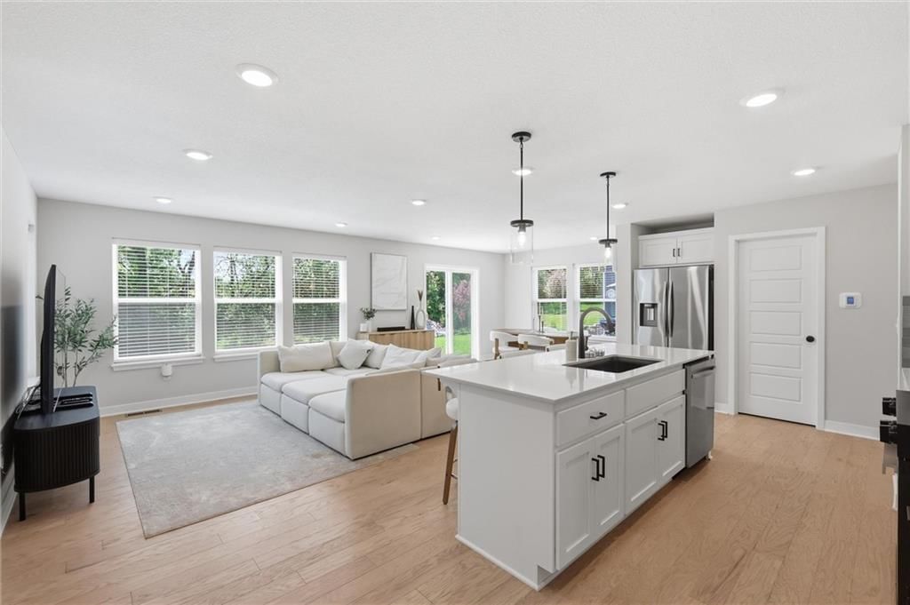 425 Hampstead Drive — photo 12