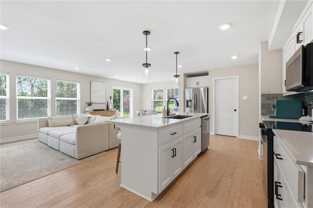425 Hampstead Drive — photo 13