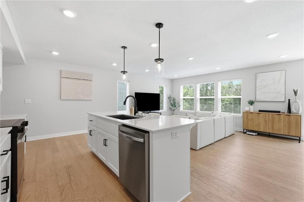 425 Hampstead Drive — photo 14