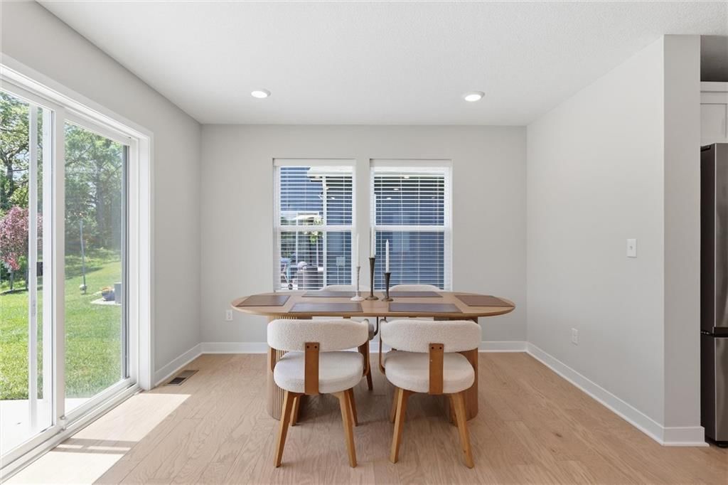 425 Hampstead Drive — photo 15