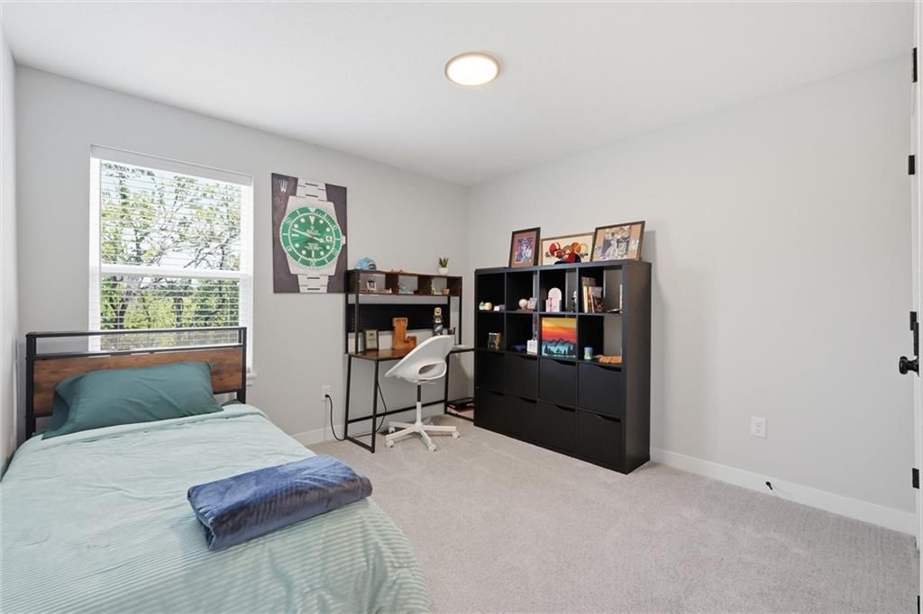 425 Hampstead Drive — photo 23