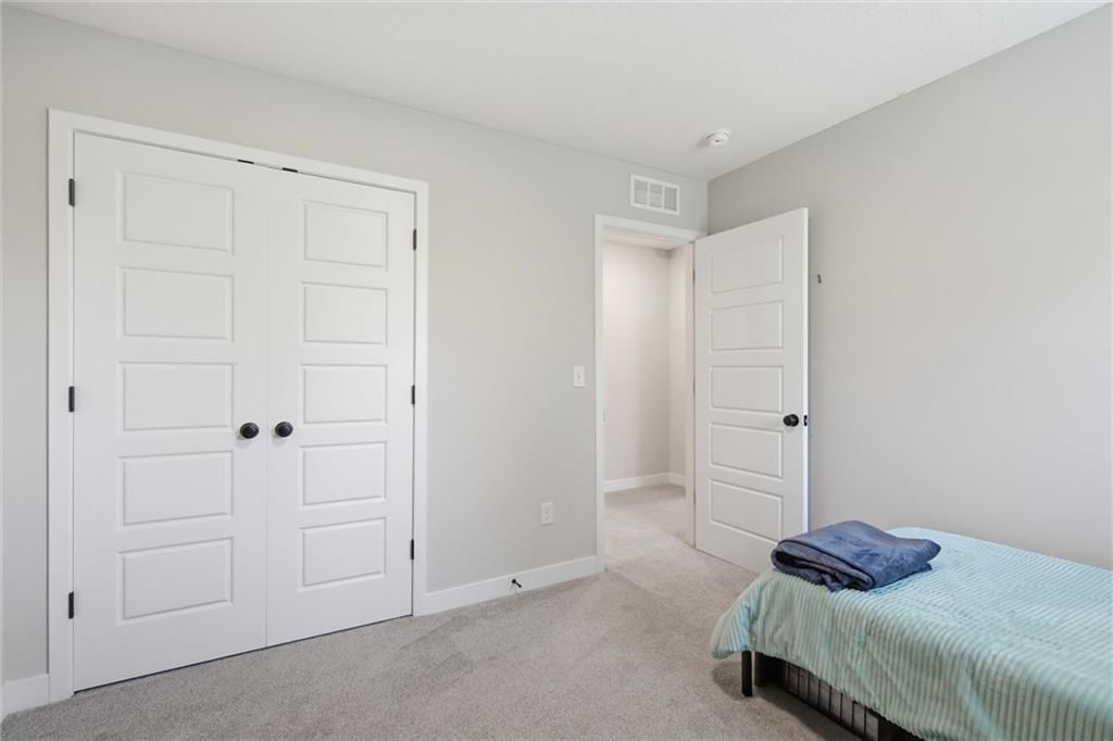 425 Hampstead Drive — photo 24