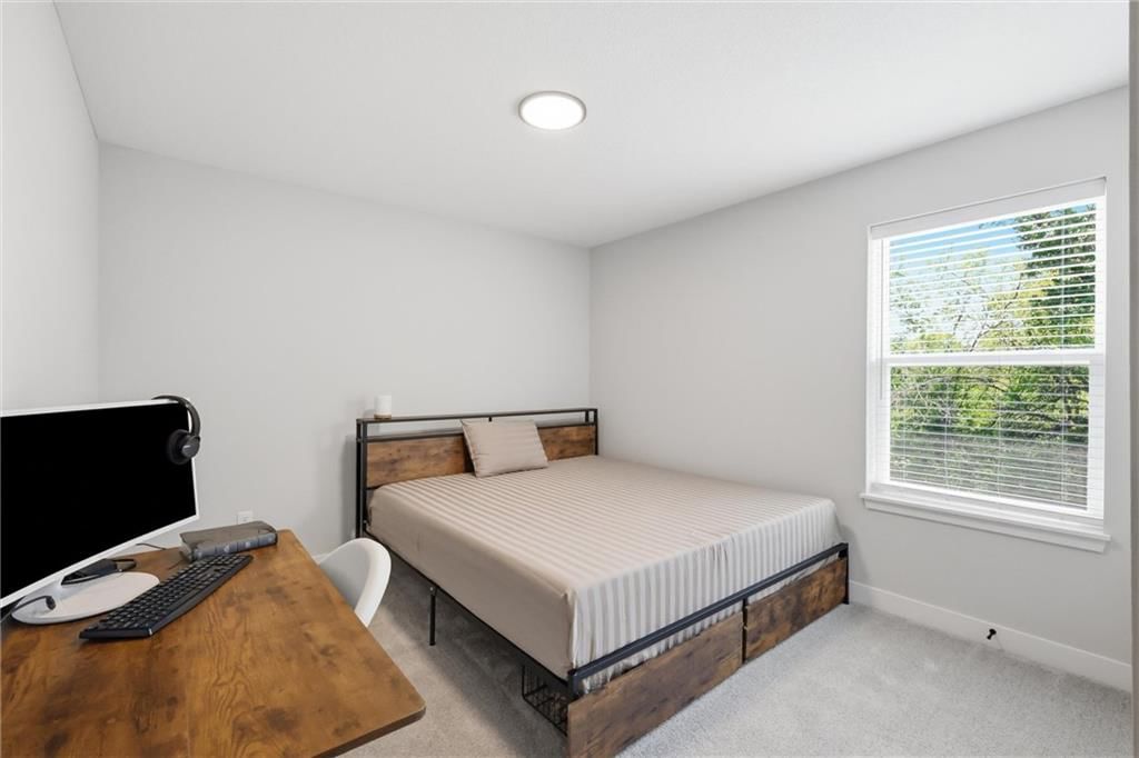 425 Hampstead Drive — photo 25