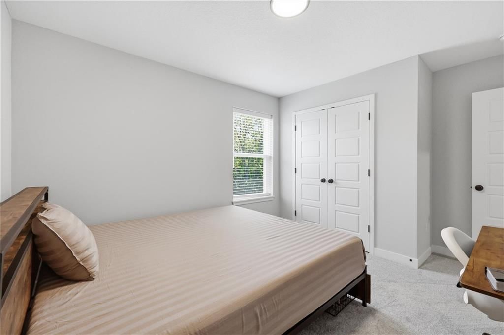 425 Hampstead Drive — photo 26