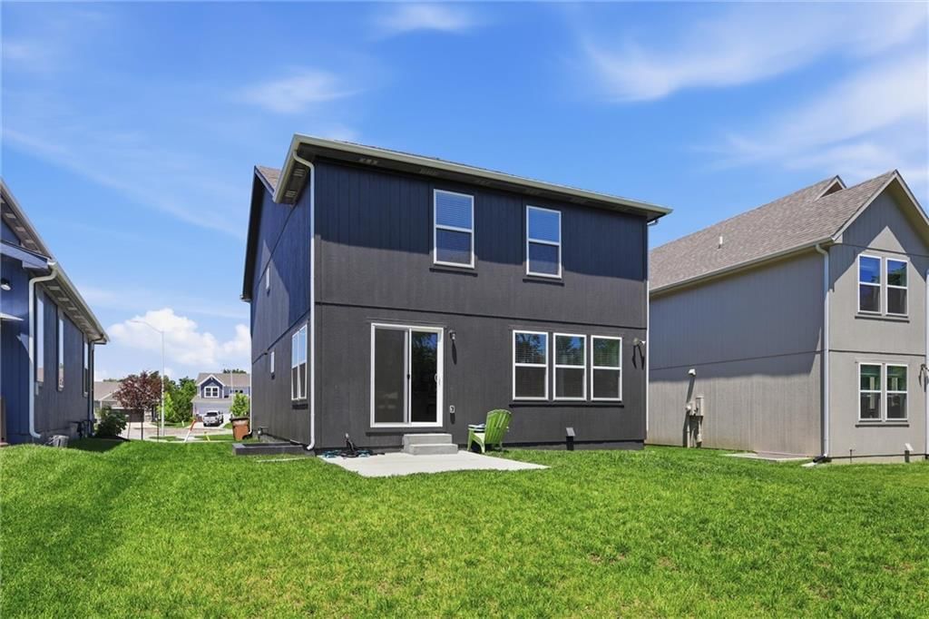 425 Hampstead Drive — photo 32